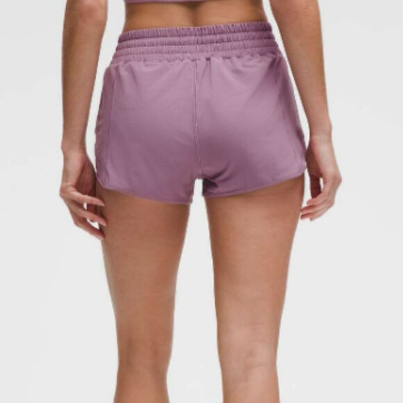 Lululemon Hotty Hot High-Rise Lined Short 2.5" Lavender Lux Size 6 - Picture 2 of 6
